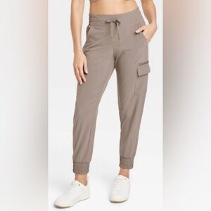 NWT all in motion Women's Tan Cargo Jogger Pants
